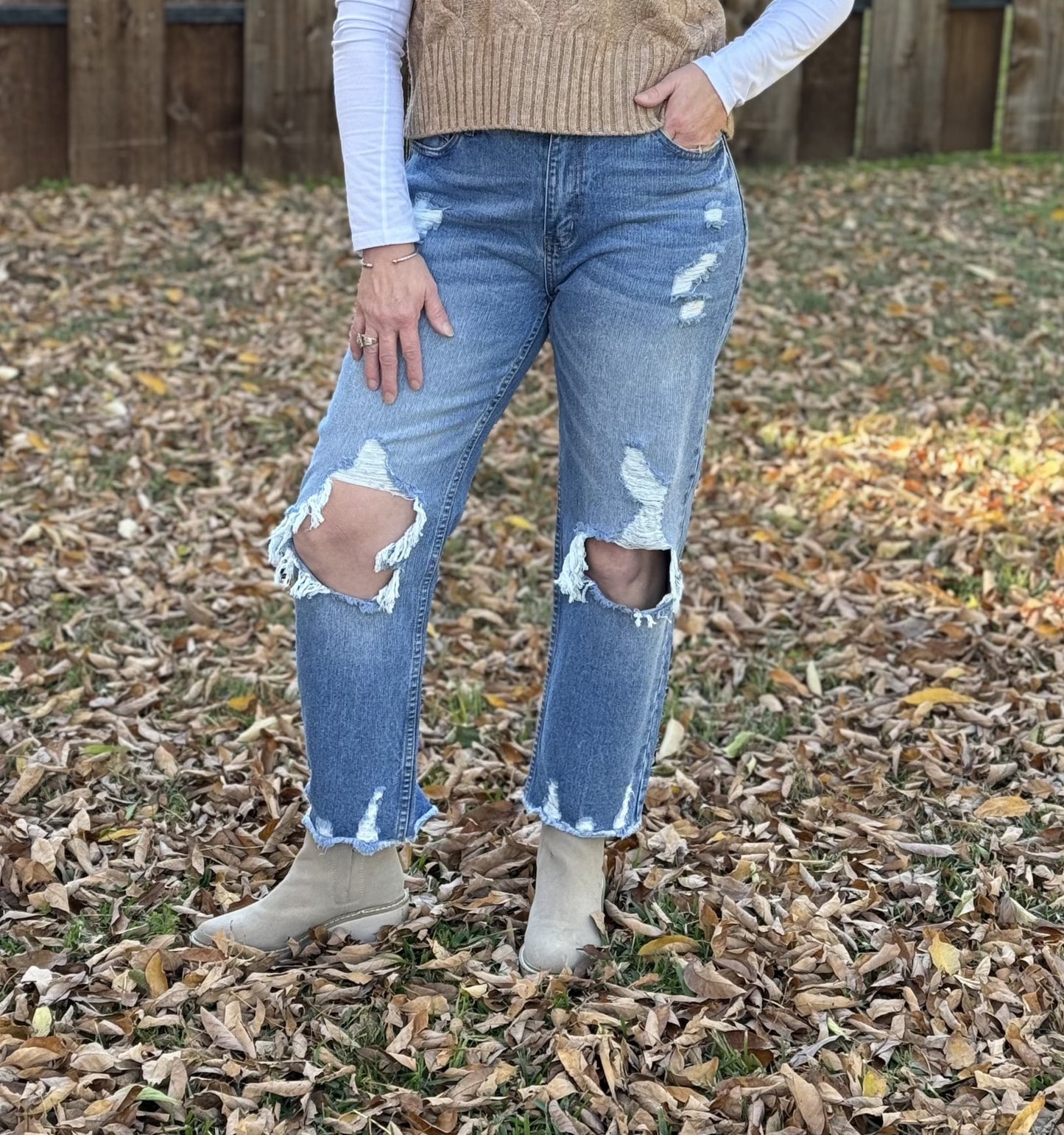 Distressed High Rise Jeans